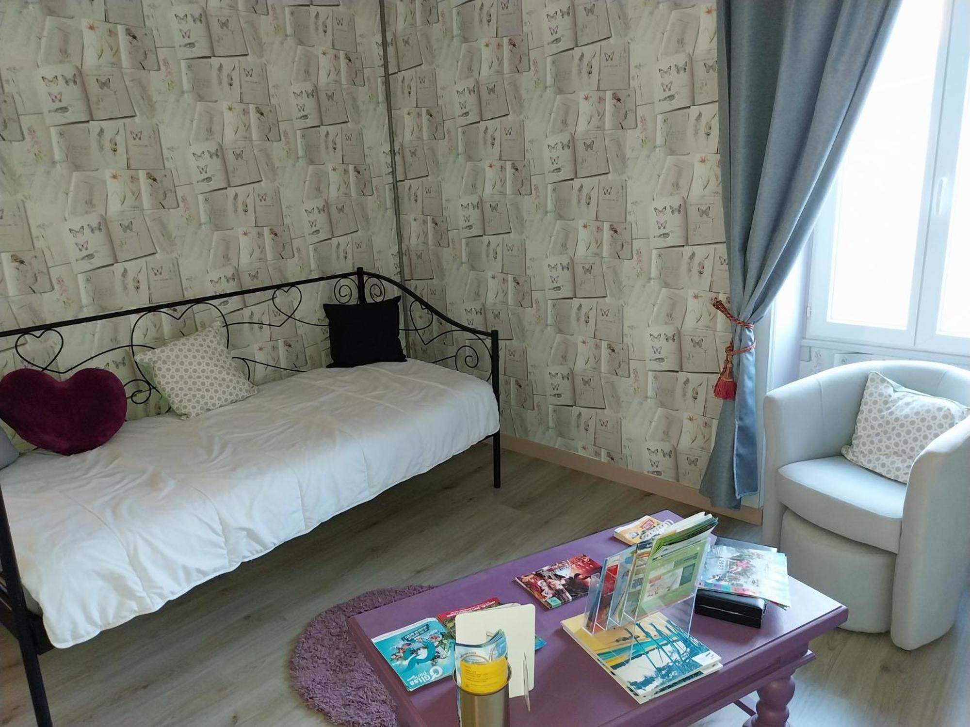 Chambre D Hote Les Frangins Avrillé エクステリア 写真